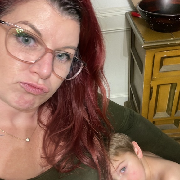 Meet your Posher, Katie - Picture 2 of 4